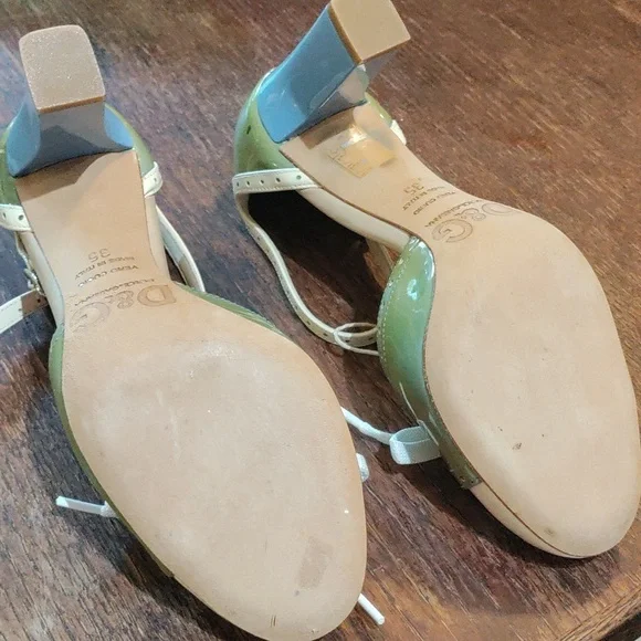 Dolce and Gabbana heels size 35 99GW20